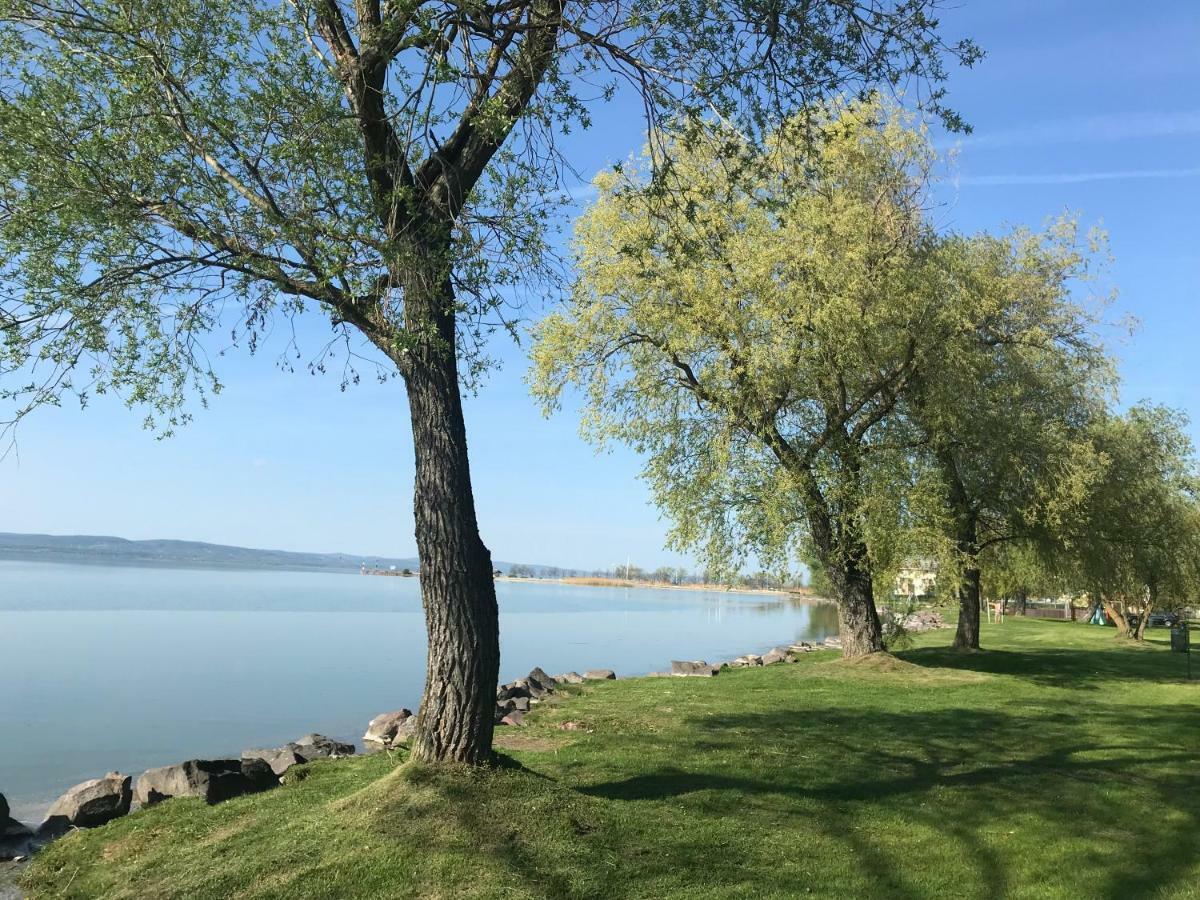 Balatonszemes Small House Экстерьер фото